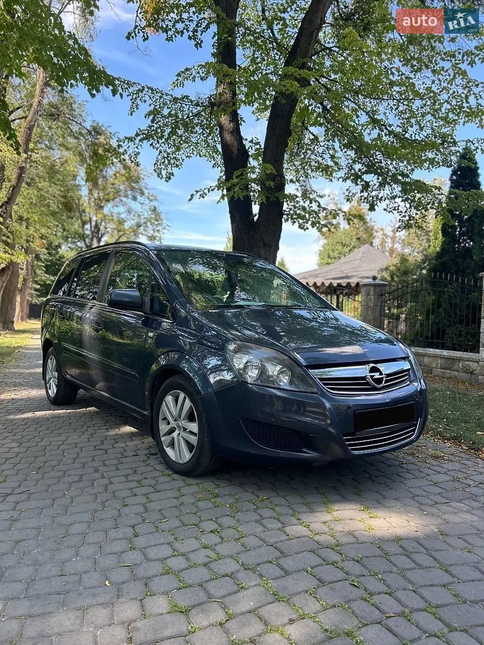 2011 Opel Zafira - фото 1