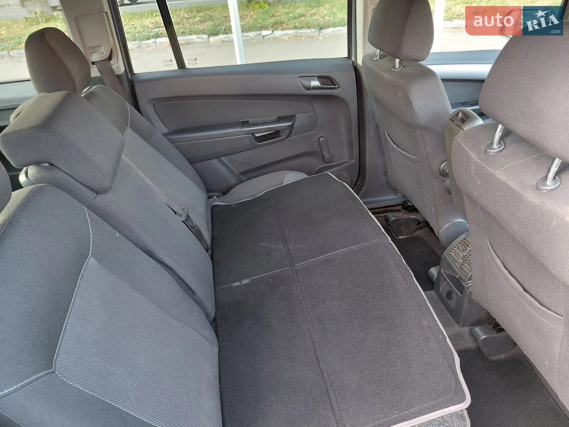 2010 Opel Zafira - мініатюра 20