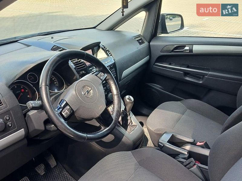 Мінівен Opel Zafira 2011 в Тернополі