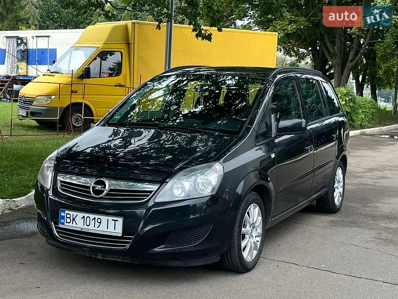 Opel Zafira 2012