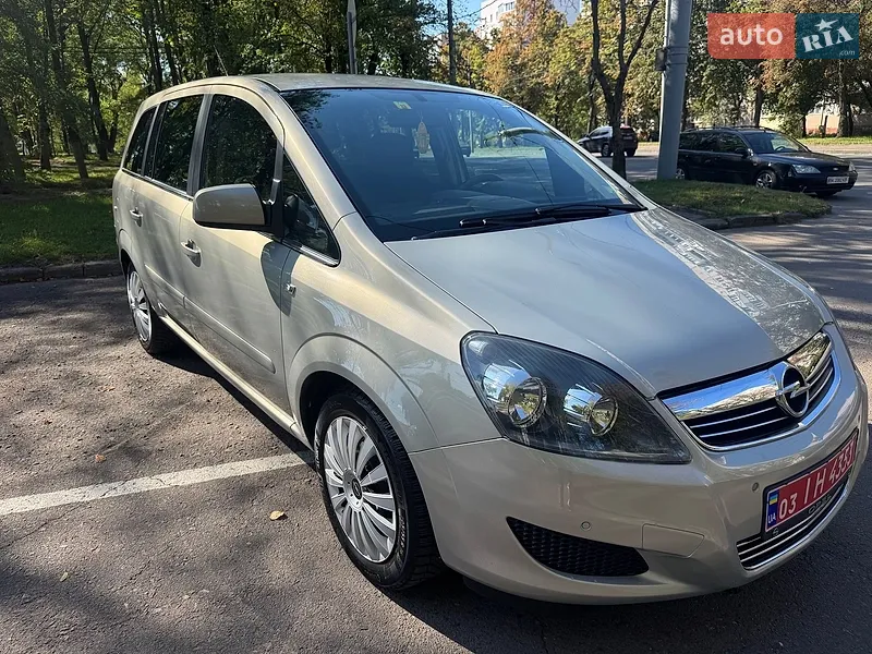 Opel Zafira 2012