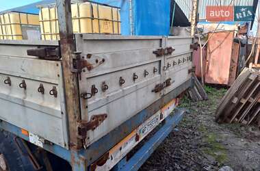 Бортовой полуприцеп Pacton T 1992 в 