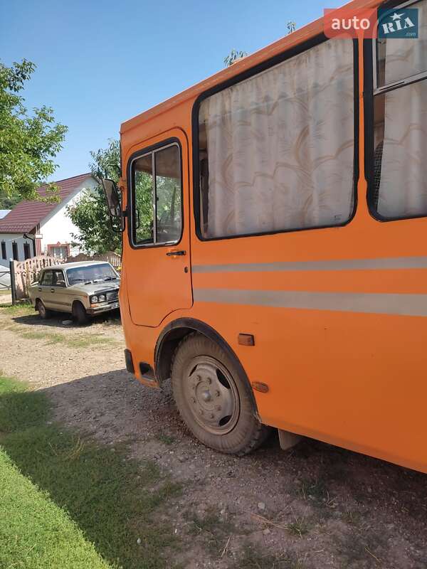 Приміський автобус ПАЗ 32053 2007 в Чернівцях