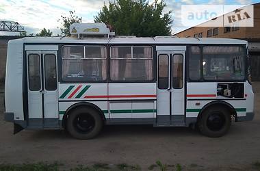 Пригородный автобус ПАЗ 3205 2005 в Прилуках