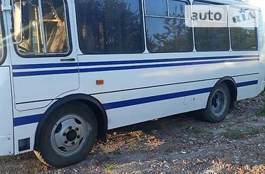 Пригородный автобус ПАЗ 3205 2005 в 
