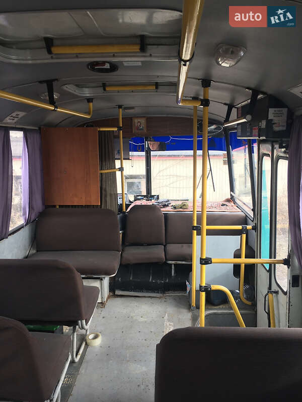 Приміський автобус ПАЗ 3205 2006 в Кременчуці
