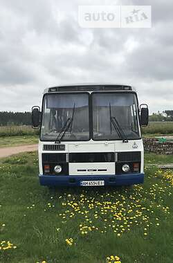 Пригородный автобус ПАЗ 3205 2005 в 