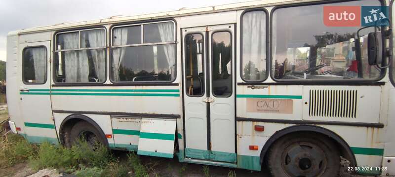 Городской автобус ПАЗ 3205 2005 в Киеве