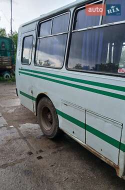 Пригородный автобус ПАЗ 3205 2005 в 