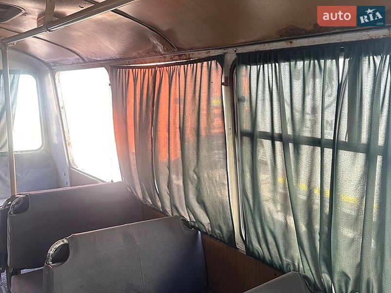 Приміський автобус ПАЗ 3205 2000 в Запоріжжі