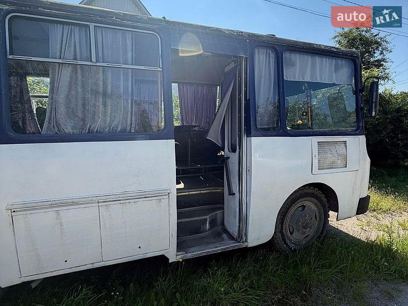 Пригородный автобус ПАЗ 3205 2003 в Виннице