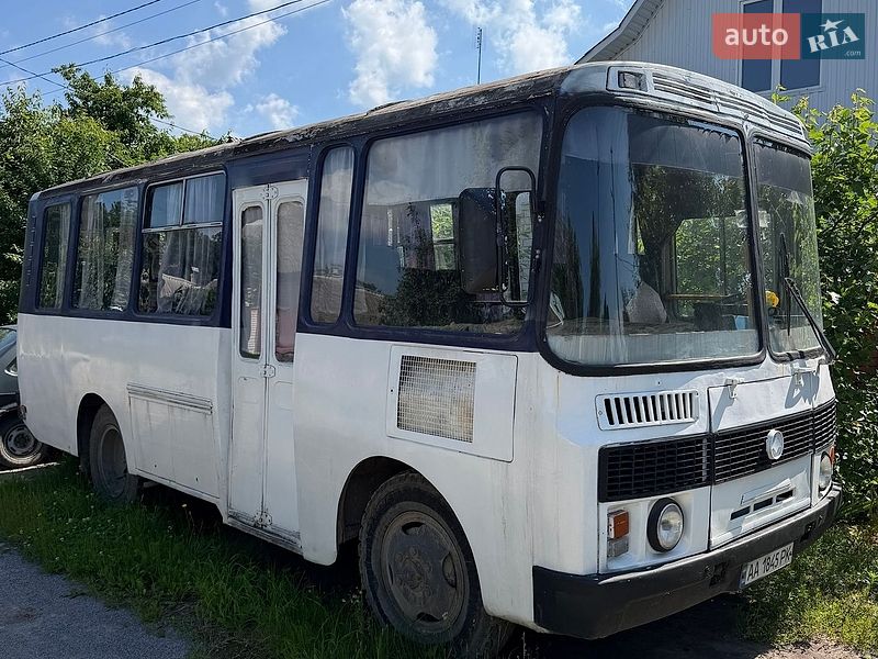 Пригородный автобус ПАЗ 3205 2003 в Виннице