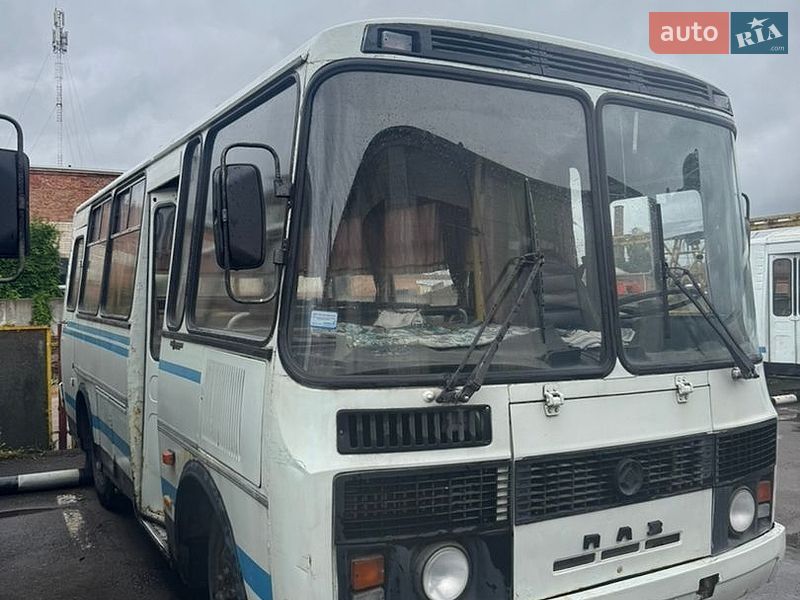 Пригородный автобус ПАЗ 3205 2003 в Дубно