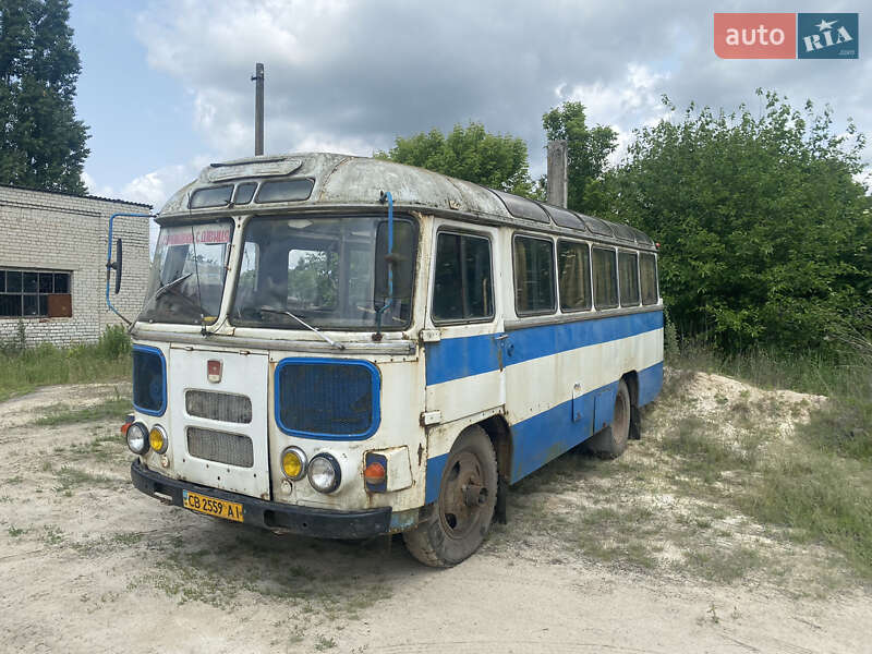 Пригородный автобус ПАЗ 672 1981 в 