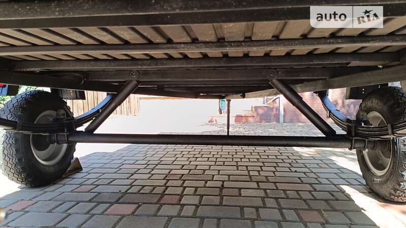 Легковий причіп Бджілка Бджілка 1990 в Кривому Розі