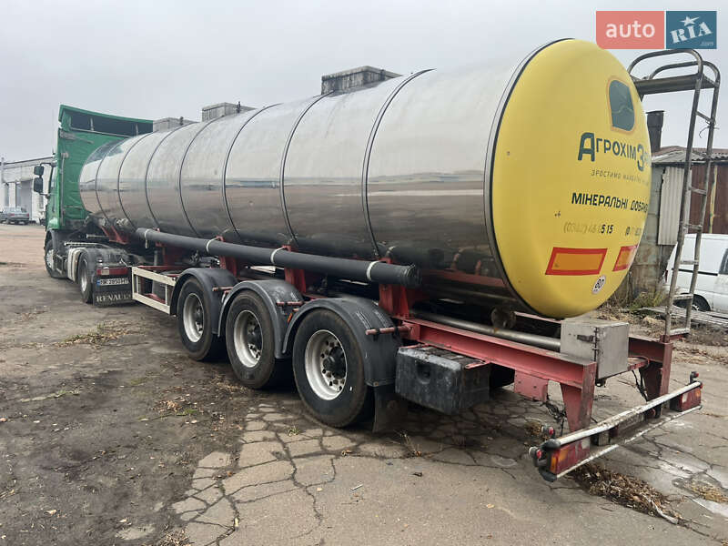 Цистерна напівпричіп Petro MNG 45 2003 в Бучі