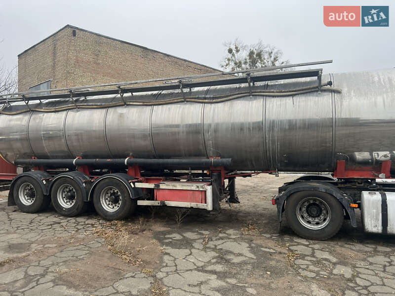 Цистерна напівпричіп Petro MNG 45 2003 в Бучі
