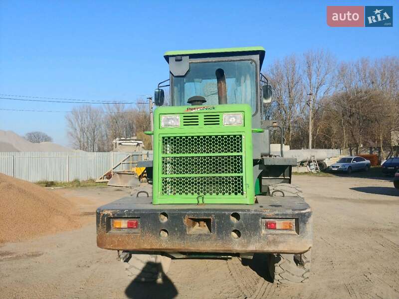 Фронтальный погрузчик PetroNick 936 2014 в Львове