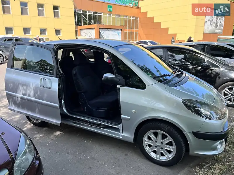 Peugeot 1007 2005