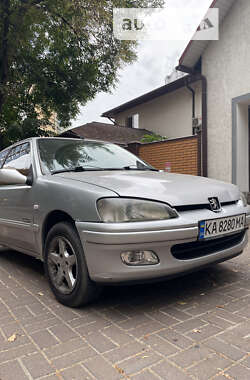 Хэтчбек Peugeot 106 2000 в Киеве