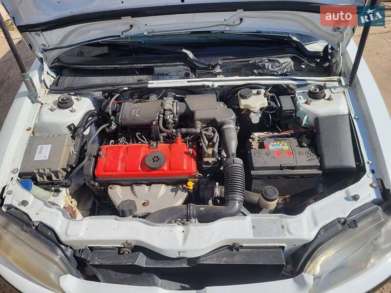Хэтчбек Peugeot 106 1996 в 