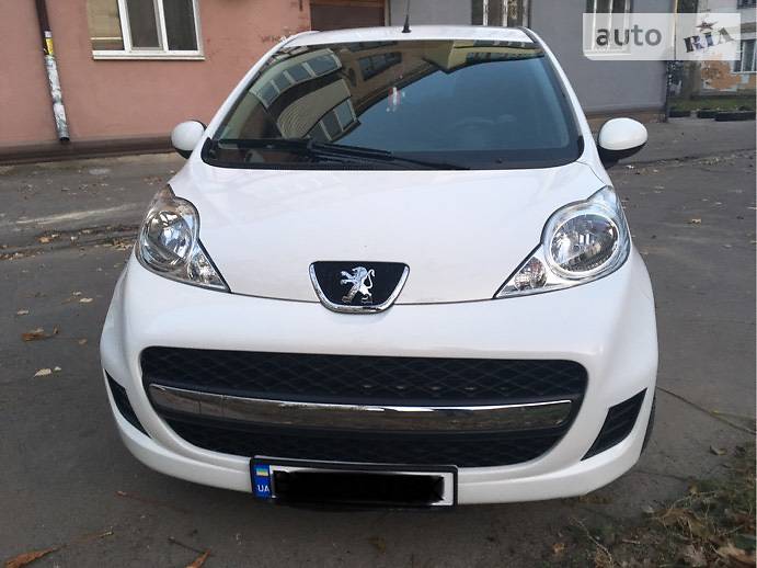 Хэтчбек Peugeot 107 Hatchback (5d) 2011 в Херсоне