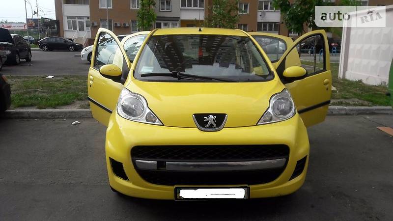 Хэтчбек Peugeot 107 2011 в Киеве