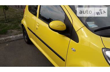 Хэтчбек Peugeot 107 2011 в Киеве