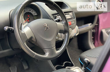 Хетчбек Peugeot 107 2012 в 