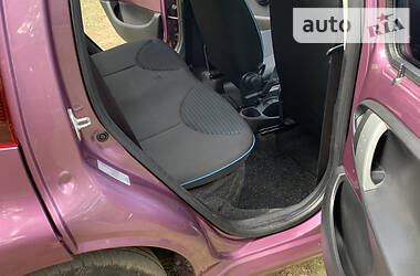 Хетчбек Peugeot 107 2012 в 