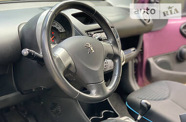 Хетчбек Peugeot 107 2012 в 