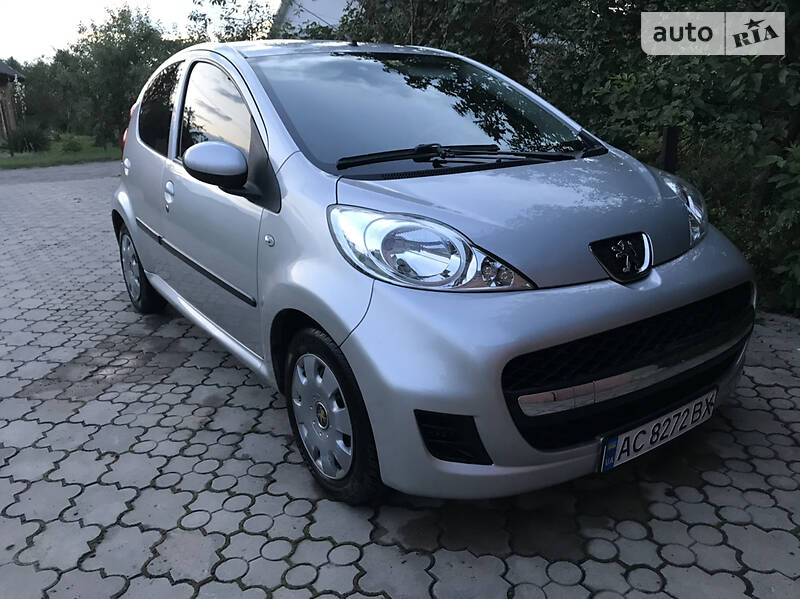 Хэтчбек Peugeot 107 2010 в Владимир-Волынском