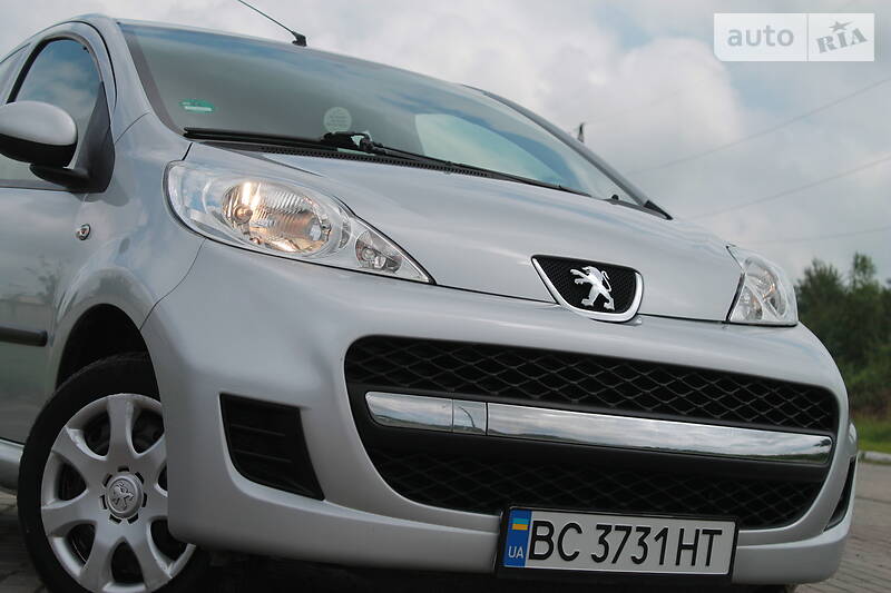 Хетчбек Peugeot 107 2011 в Дрогобичі