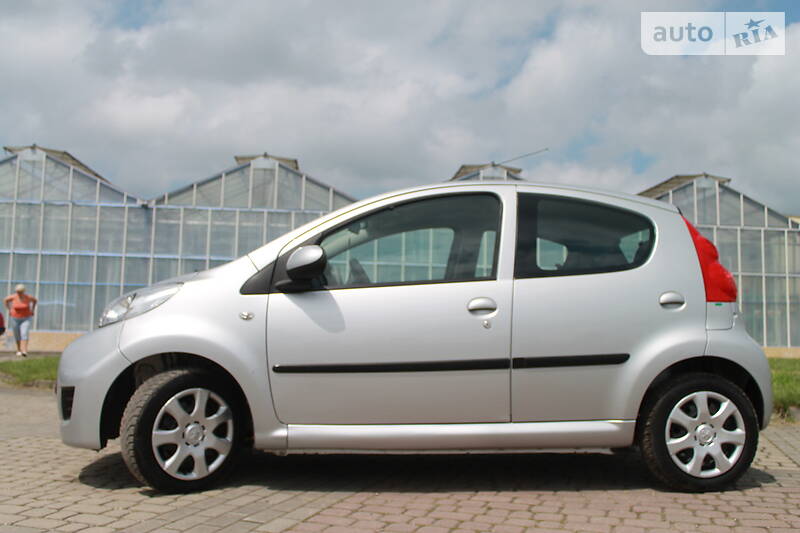 Хетчбек Peugeot 107 2011 в Дрогобичі