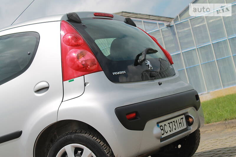 Хетчбек Peugeot 107 2011 в Дрогобичі