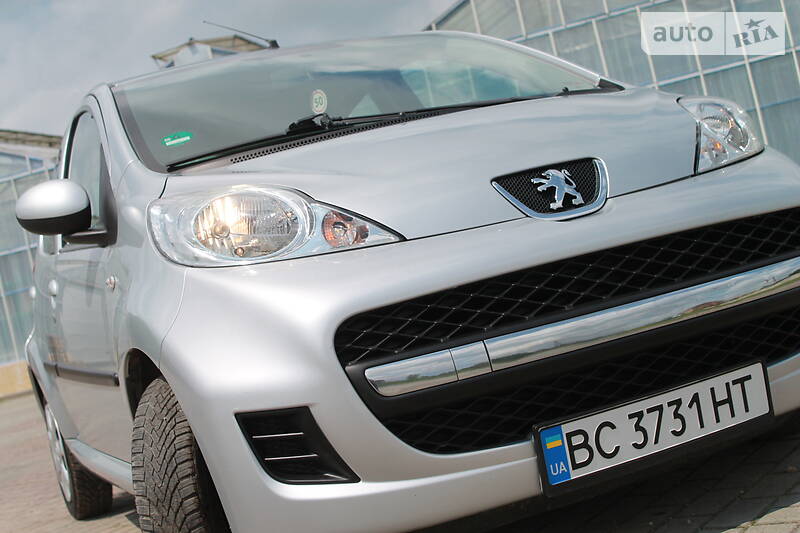Хетчбек Peugeot 107 2011 в Дрогобичі