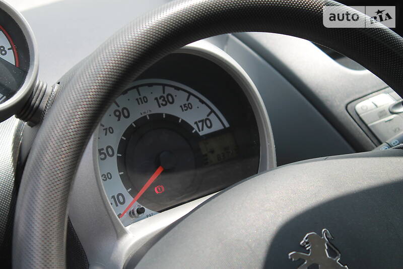 Хетчбек Peugeot 107 2011 в Дрогобичі