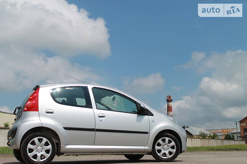 Хетчбек Peugeot 107 2011 в Дрогобичі