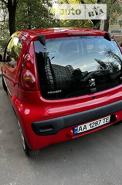 Хэтчбек Peugeot 107 2011 в Киеве