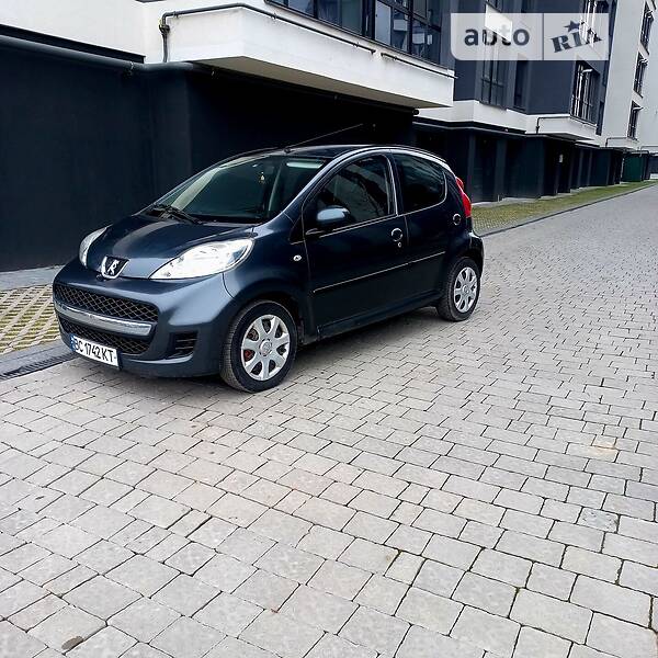 Хетчбек Peugeot 107 2010 в Івано-Франківську