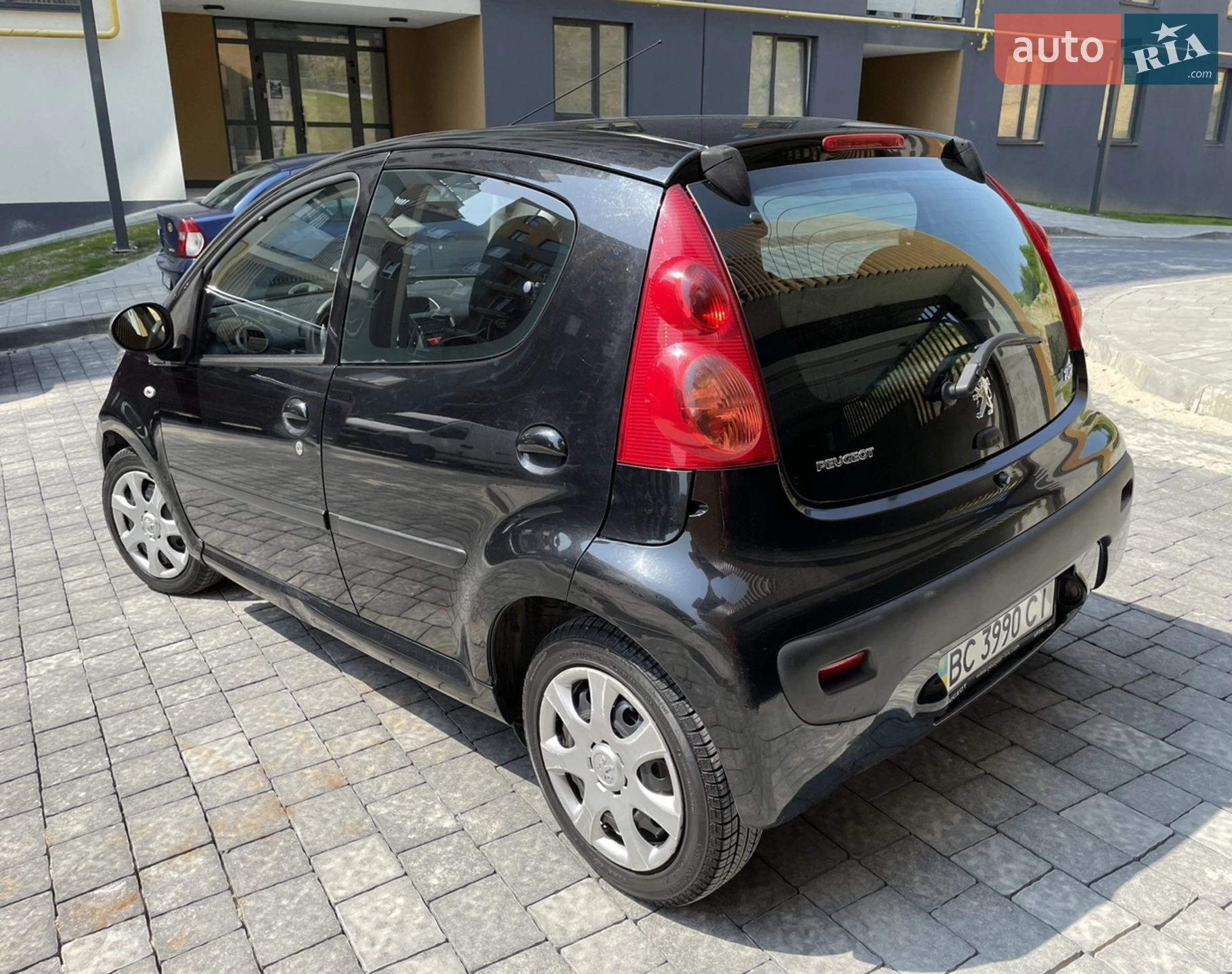 2010 Peugeot 107 - мініатюра 9