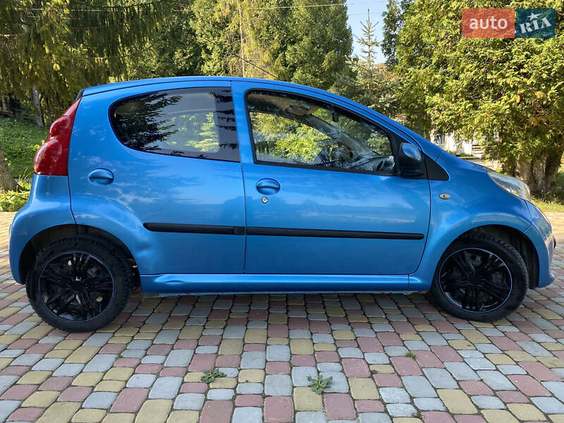 Хэтчбек Peugeot 107 2006 в Галиче