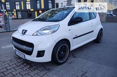 Хетчбек Peugeot 107 2011 в Івано-Франківську