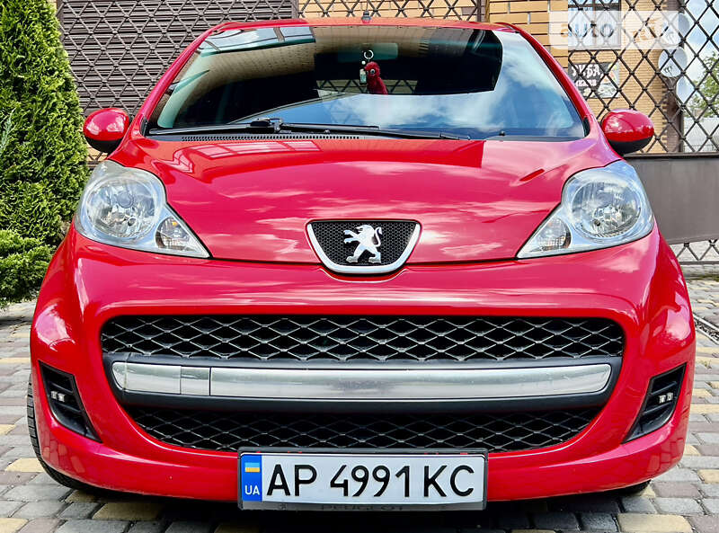 Хэтчбек Peugeot 107 2010 в Запорожье