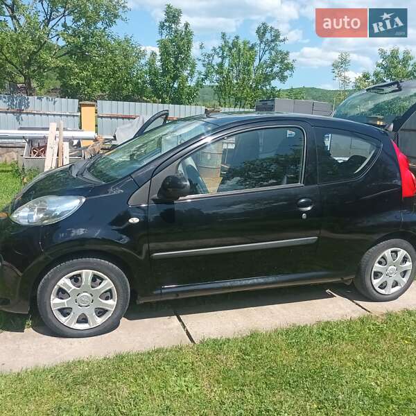 Хэтчбек Peugeot 107 2007 в Ужгороде