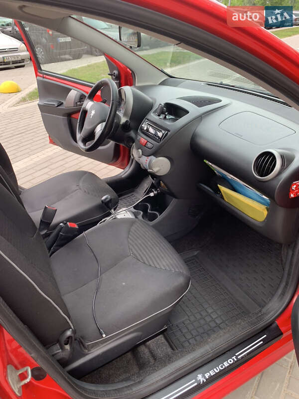 Хэтчбек Peugeot 107 2012 в Киеве