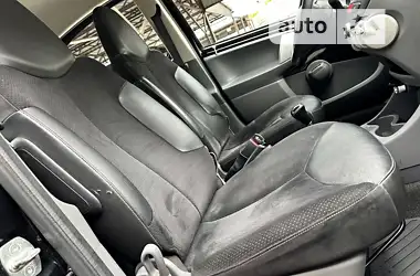 Peugeot 107 2011