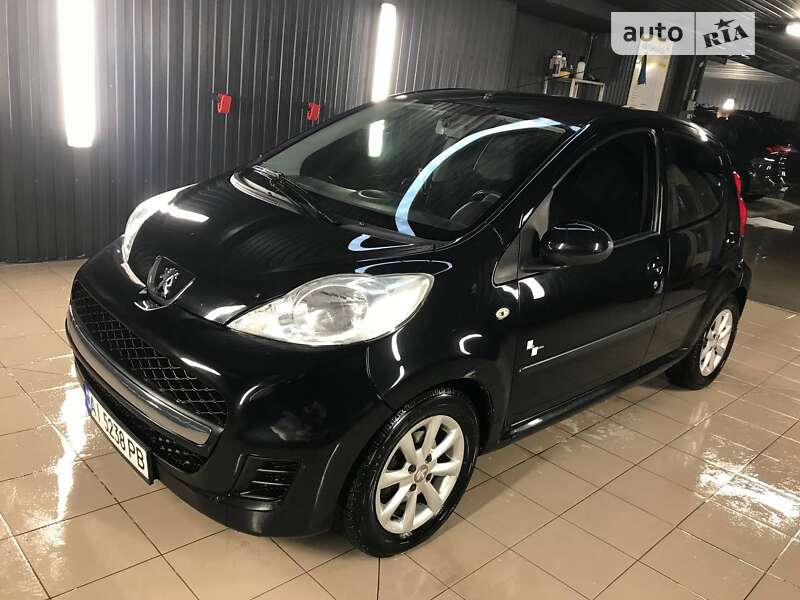 Хэтчбек Peugeot 107 2011 в Киеве