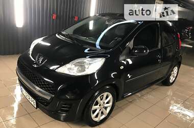 Хэтчбек Peugeot 107 2011 в Киеве