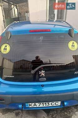 Хэтчбек Peugeot 107 2011 в 